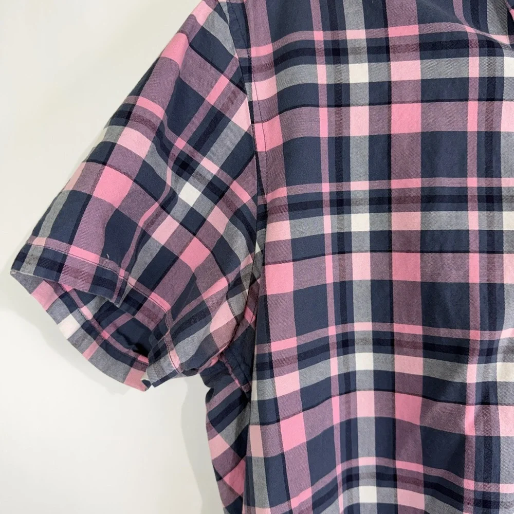 J. Crew Casual Pink and Navy Plaid Shirt Women’s‎ XL